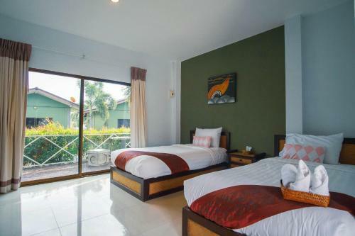 Hotel Long Lake Resort