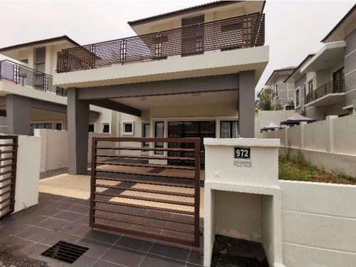 Qish Homestay