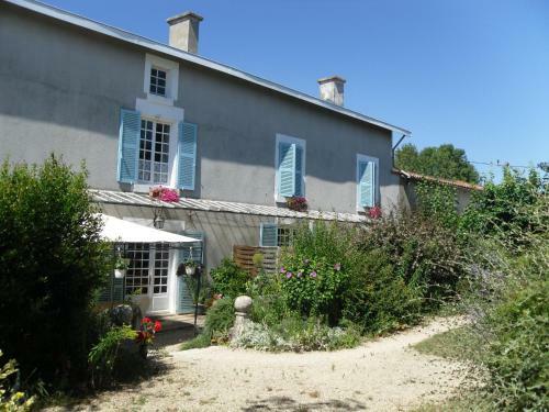 Hostal Maison Bois Fleurie