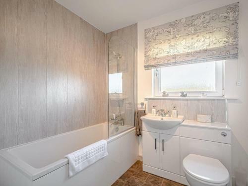23 Chalet Road Uk31735