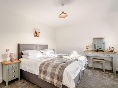 23 Chalet Road Uk31735