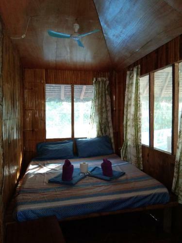 Happy Bear Moalboal Traditional Hut