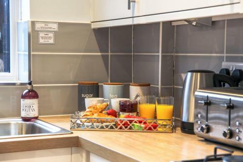 Poole House For 6 Parking, 3mins From Waterfront