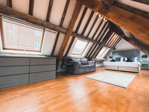 Rowley House - Old Town Poole - Sleeps 8