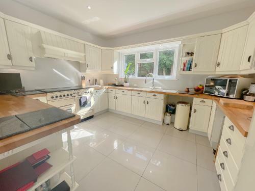 Woodland Setting - Gorgeous 5 Bedroom House
