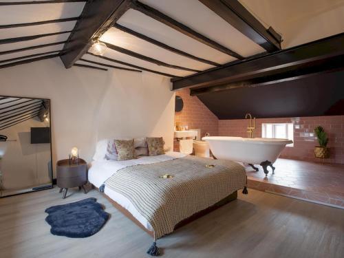 Pass The Keys Romantic Getaway For Two