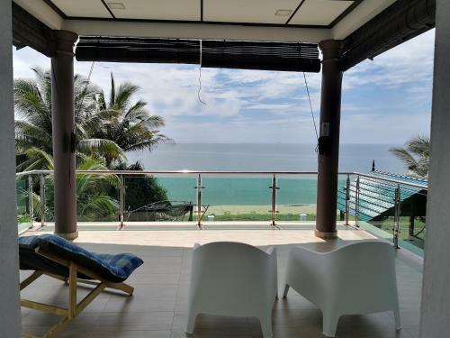 Grande Villa Che Beach House By Vale Pine