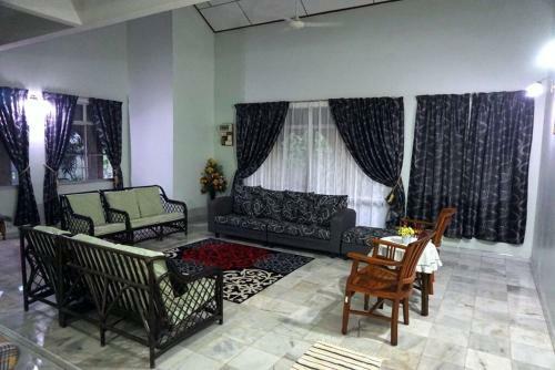 Teratai Homestay Batu Buruk