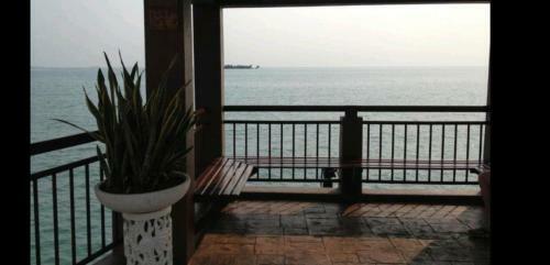 Water Chalet Or Premium Tower Seaview Port Dickson , Private Room