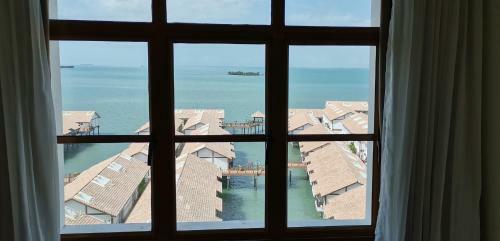 Water Chalet Or Premium Tower Seaview Port Dickson , Private Room