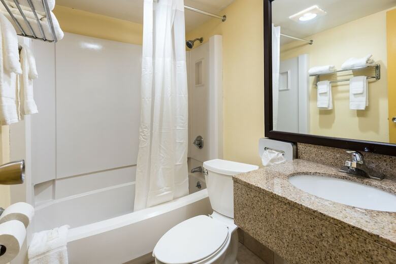 Hotel Days Inn & Suites Cincinnati