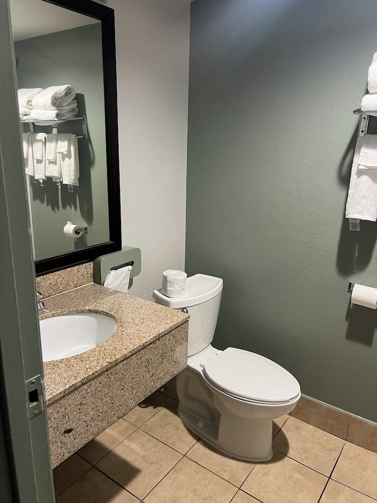 Hotel Days Inn & Suites Cincinnati
