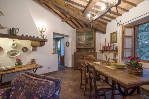 Hotel Castello Di Proceno Albergo Diffuso In Dimora D'epoca