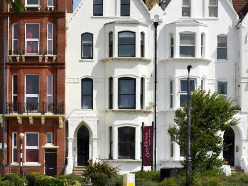 Pass The Keys Amazing Views 2 Bed Central Apartment
