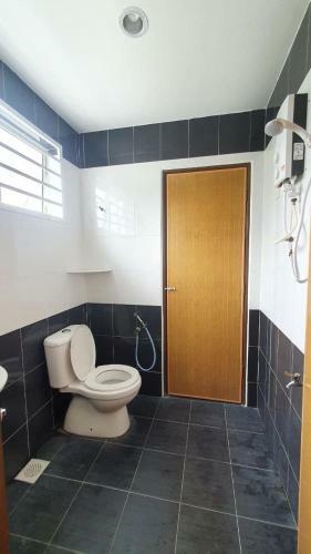 Seaside 4-bdr Semi-d Bangalow Pd Muslim Friendly