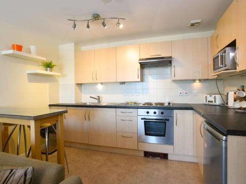 Pass The Keys 2bed Central Apartment In Gunwharf Sleeps 4