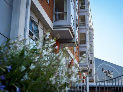 Pass The Keys 2bed Central Apartment In Gunwharf Sleeps 4