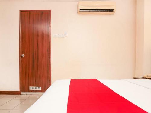 Oyo 90104 Lady Anne Hotel