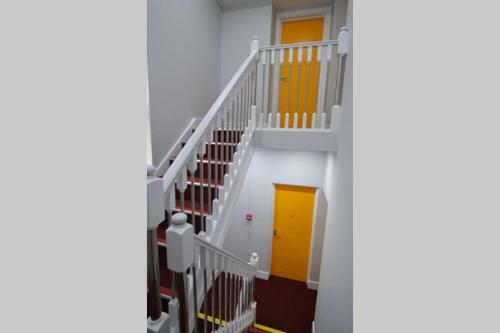 Apartamento Morden Central Self Contained Flat By Cozynest