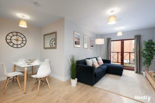 Wesley Gate Apartments, By Hostly