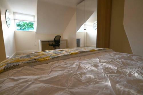 Four Bedroom House - Reading Town Centre