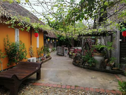 Hostal Mykampung Chalet