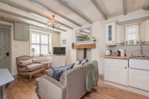 Hideaway Cottage - Central Richmond