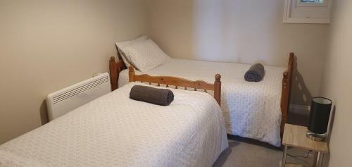Quiet 2 Bed Apartment With Private Entrance