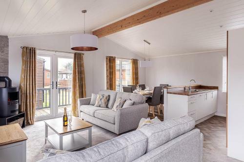 Roydon Marina Village Lodges