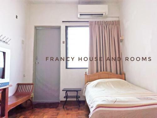 Chill And Traditional House In Bercham Ipoh