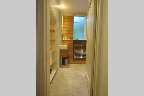 Lovely Spacious Cottage Near The Coast