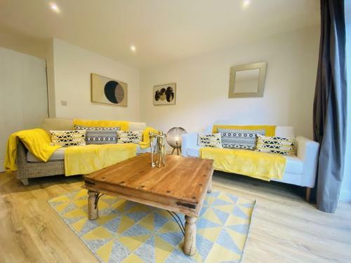Brand New Comfortable House In Seaside Town