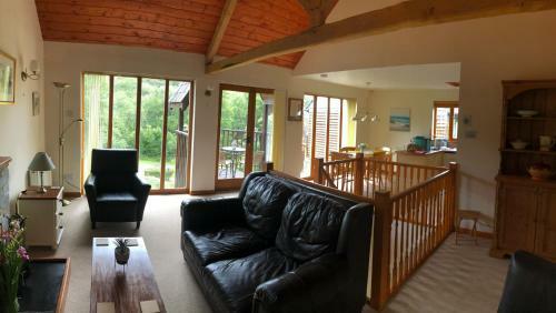 The Nineteenth, Oakridge St Mellion, Free Golf/spa