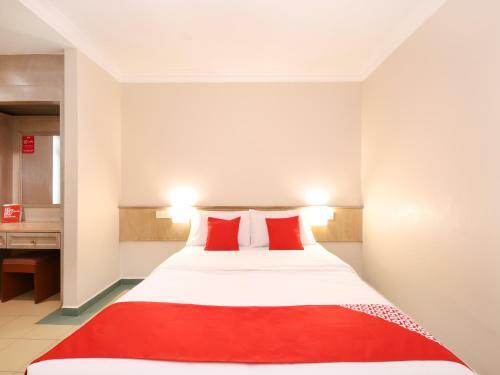 Oyo 764 Hotel Famous Inn