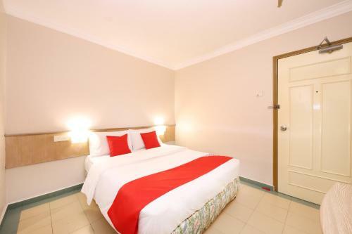 Oyo 764 Hotel Famous Inn