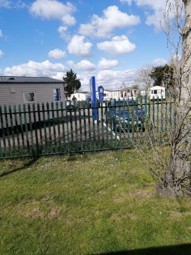 F 41 Hutleys Caravan Park