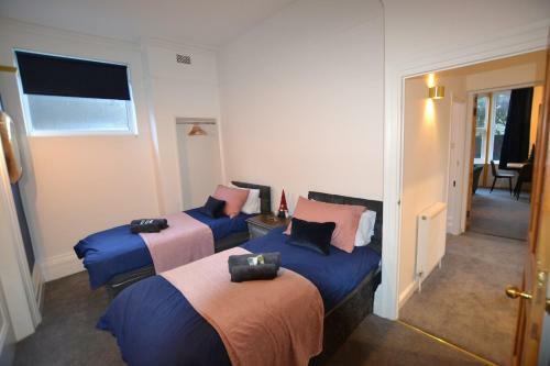 Mayflower Boutique Apartment --- Salisbury Apartments ---