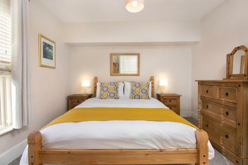 Salt Lane Apartments