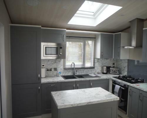 4 Berth Luxury Mini Lodge