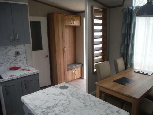 4 Berth Luxury Mini Lodge