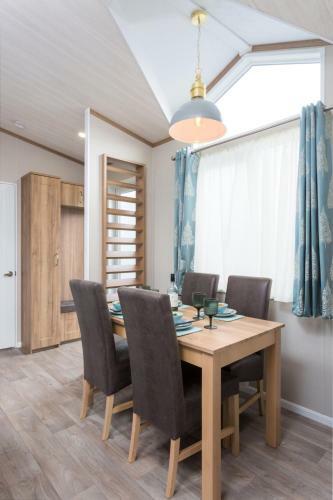 4 Berth Luxury Mini Lodge