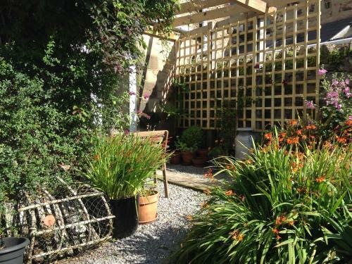Hostal The Bakehouse B&B