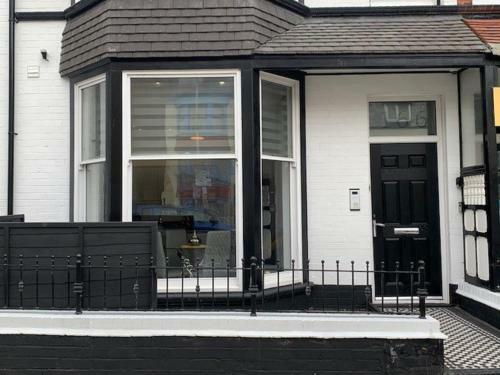Sandleigh Apartment