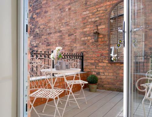 Derwent House Apartments