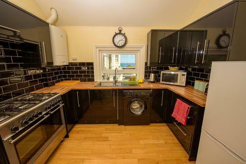Cliff Top Apartment 3 Bedroom