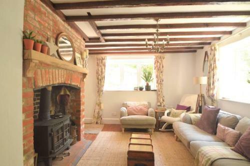 1 Apse Castle Cottage