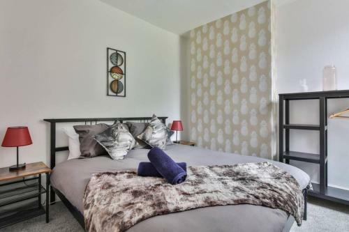 Refurbished Plush Property Great Transport Links