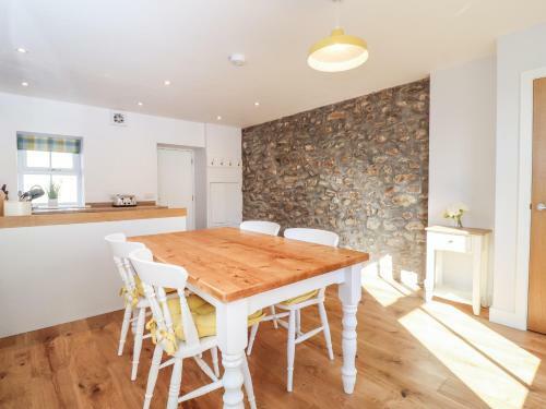 2 Hull House Cottage