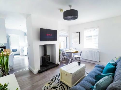 Central Stamford Townhouse With Parking