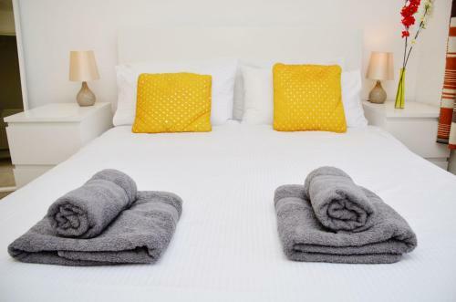 Dreams Serviced Accommodation- Staines/heathrow